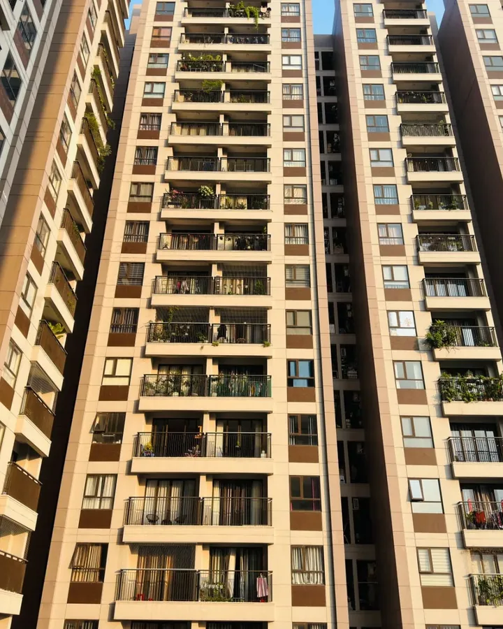 Nhà phố 1 trệt 2 lầu, hẻm xe hơi